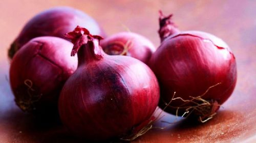 Organic Red Onion, For Cooking, Packaging Type : Plastic Packet