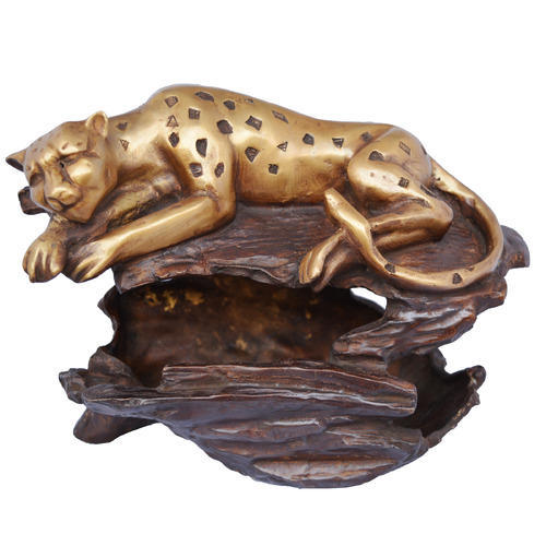 Brass Tiger On Tree Statue, Technique : Casting