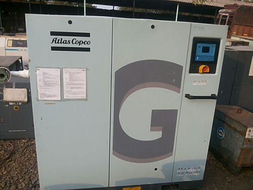 INJECTED ROTARY SCREW AIR COMPRESSOR