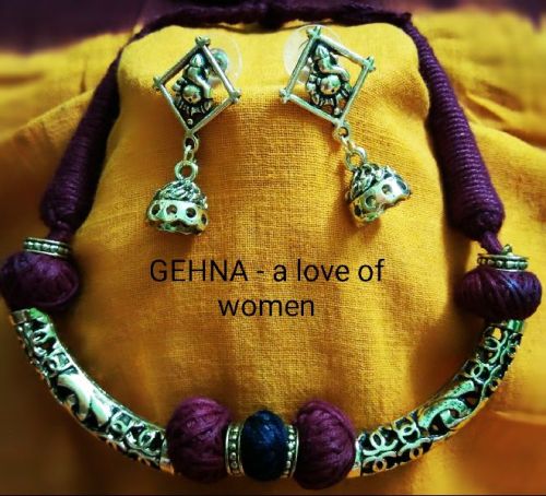 Green Glass Beads Necklace Set, Packaging Type : Plastic Box, Velvet Box, Wooden Box