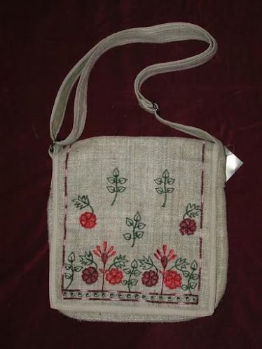 Embroidery Hemp Messenger Bag, Brand Name : Asthamangal Handicraft