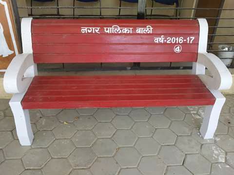 Polished RCC Garden Bench, For Hotels, Length : 5feet