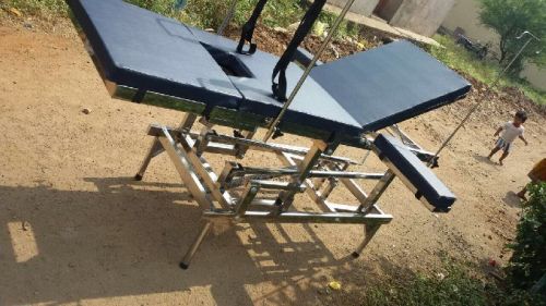 Manual Height Adjustable Operation Table, For Hospital, Width : 30inch, 32inch