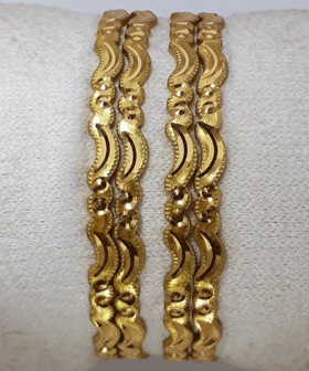 Polished Gold Designer Diamond Bangles, Technics : Machine Made