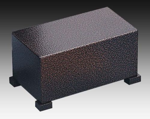 Polished Iron Cremation Urns, For Resorts, Bunglows, Garden, Hotels, Size : Large, Medium, Small