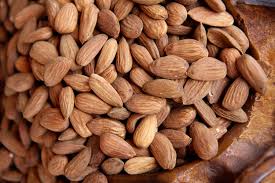 Hard Organic Almonds, For Milk, Sweets, Taste : Crunchy