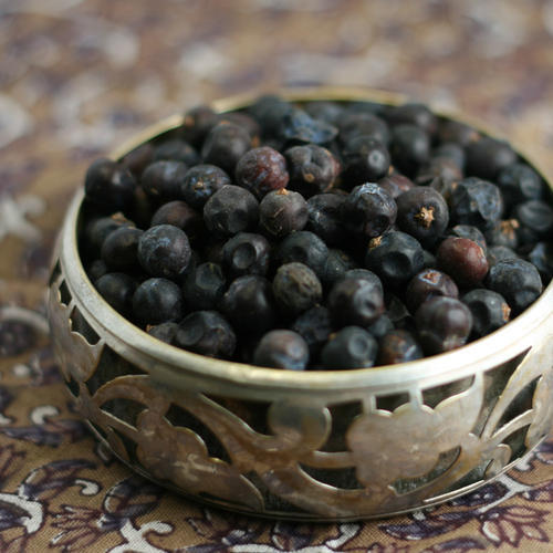Juniper Berries, Packaging Size : 100g