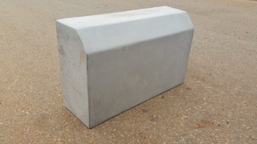 Rectangular Cement Polished Precast Kerb Stone, For Flooring, Feature : Optimum Strength