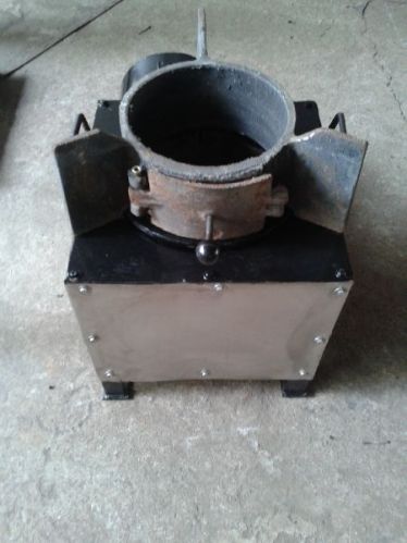 Manual Metal Biomass Briquette Cook Stove, For Home, Hotel, Restaurant