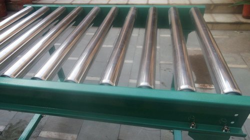 Rectangular Polished Roller Conveyor, For Moving Goods, Voltage : 220V