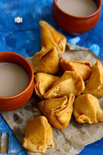 Dry Samosa, Packaging Size : 200 Gm