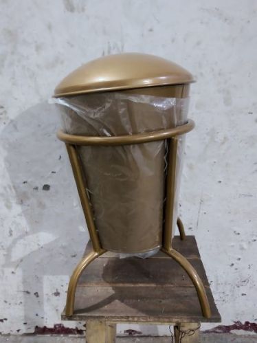 Eligible Designer Round Pedal Iron Dustbin, For Outdoor Trash, Size : 15x15x12, 18x18x14, 20x20x16, 24x24x20
