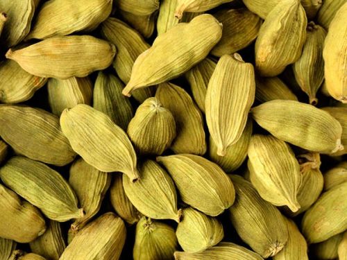 Bold Cardamom Oil, For Medicnes, Form : Liquid