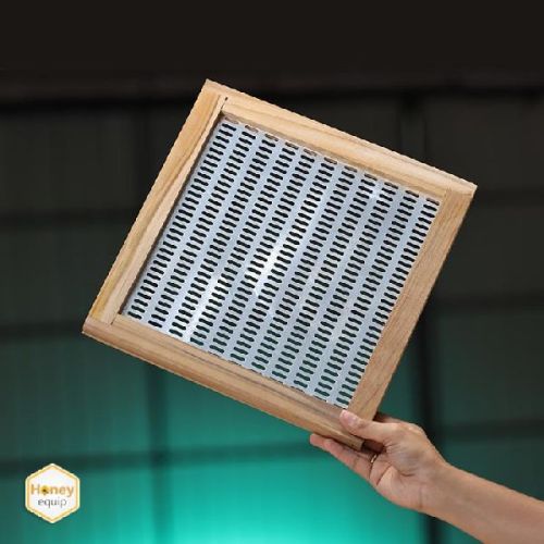 Plastic Polished Bee Hive Queen Excluder, Shape : Rectangular, Square