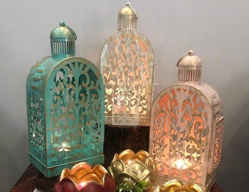 Iron T Light Candle Holder