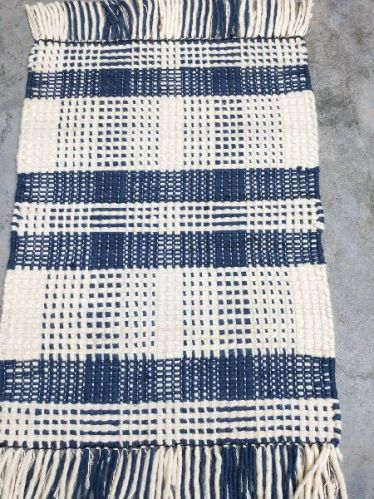 Rectangular Smooth Handwoven Rugs, For Home, Office, Hotel, Pattern : Printed