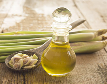 Lemongrass Oil, For Cosmetics Products, Feature : Freshness, Purity