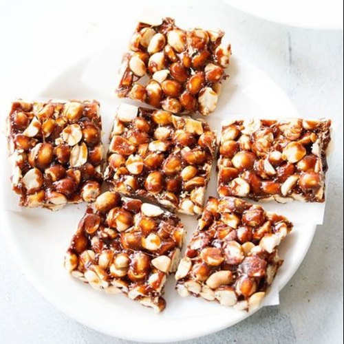 Jaggery Peanut Chikki, Packaging Size : 12 Gm