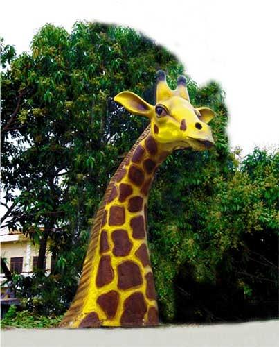 Deluxe Playways Fiberglass Giraffe Statue