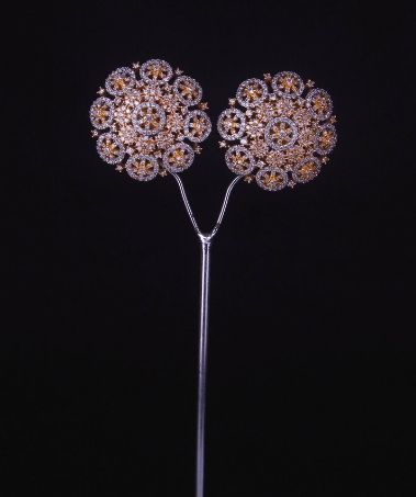 Two Tone Cz Stud Earrings, Packaging Type : Wooden Box