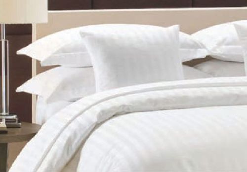 Sweet Dreams White Plain Duvet Cover, Size : 54x89Inch, 84x98Inch, 85x85Inch