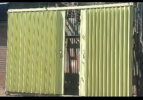 Polished Mild Steel Manual Collapsible Shutter Gate, For College, Outside The House, Parking Area, School