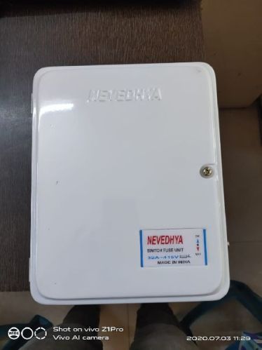 32 AMP Tp Main Switch, Color : White