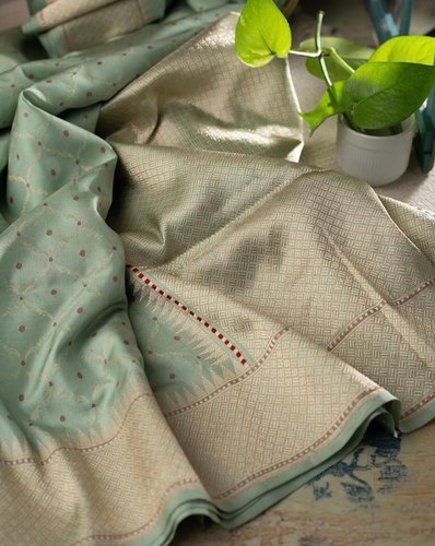 Banarasi Silk Saree, Color : Green