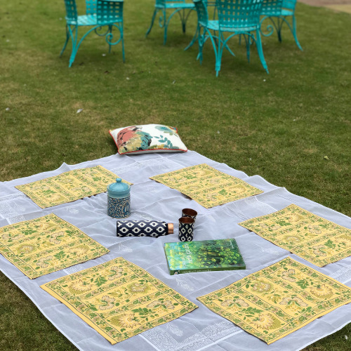 Mughal Bagh Table Mat, For Home, Hotel, Restaurant, Size : 20.0inches X 14.0 Inches