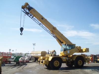 Rough Terrain Crane, Color : Yellow, Orange
