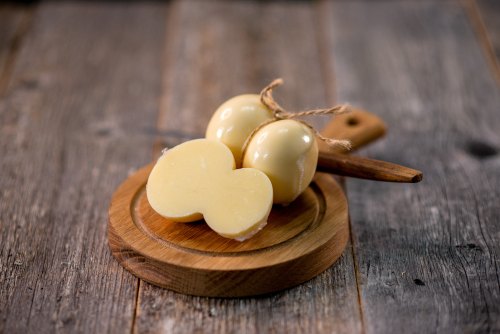 Goloka Farms Scamorza Cheese, Packaging Size : 400 Gram