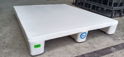 SWIFT Molded Plastic Pallets