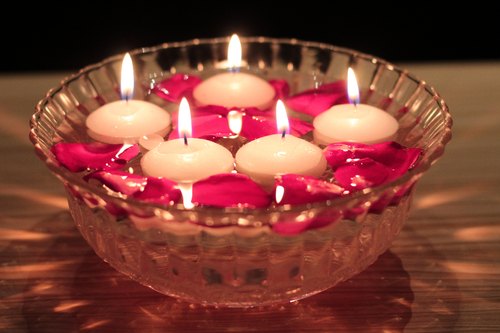 Round Paraffin Wax Floating Candles, For Fine Finished, Pattern : Plain