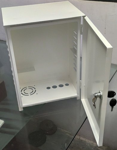 Rectangular Pole Mounted Waterproof Junction Box, For CCTV DVR Installation, Pattern : Plain