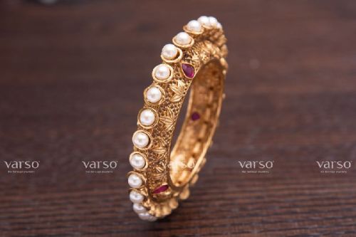 Polished Alloy Pearl Bangle, Occasion : Casual Wear, Festive Wear, Party Wear, Wedding Wear