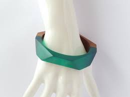 DIFFERENT SHAPE AND GOOD QUALITY DESIGN NATURAL WOODEN AND RESIN BANGLES