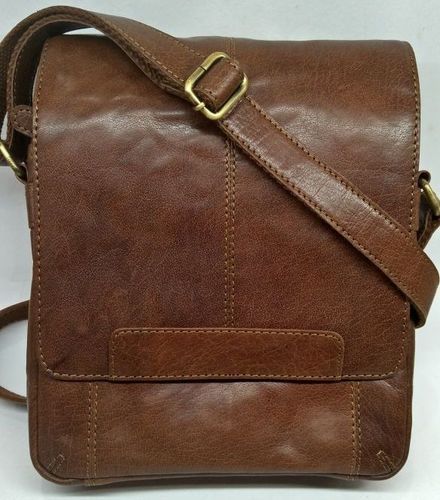 Non Brand Leather Shoulder Bag, Size : 23 X 25 X 5 Cm