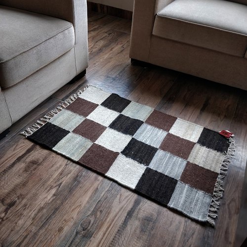 Rectangular Living Room Carpets, For Home, Office, Hotel, Floor, Packaging Type : Roll