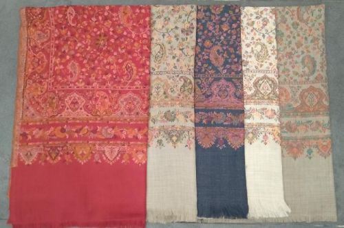 Kani Shawls, Gender : Female