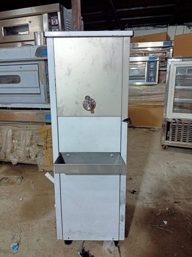 Commercial Water Cooler, Cooling Capacity L/H : 35 LTR