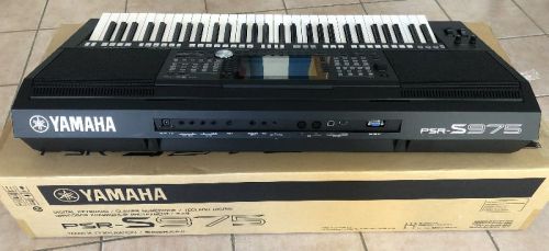Yamaha PSR S975 61 Keys Arranger Workstation Keyboard