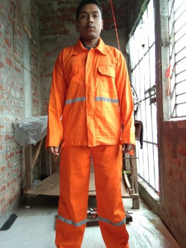 Full Sleeves 100% Cotton Reflective Safety Suit, For Constructional, Industrial Wear, Size : M