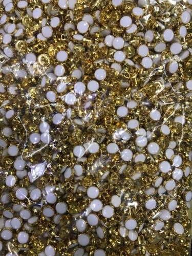 Round Metal Shank Buttons, For Garments Use, Size : Standard