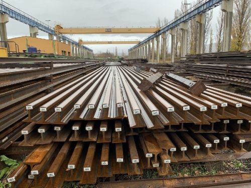 Round Non Coated Steel Used Rails, For Railway, Feature : Best Quality