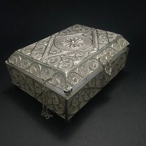 Aluminium Silver Filigree Jewellery Box, Size : 250x250x100cm, 300x300x120cm