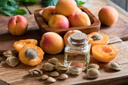 Apricot Kernel Oil, For Cosmetics Aromatherapy, Packaging Type : Plastic Box, Packet