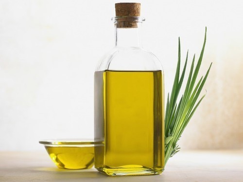 Organic Palmarosa Oil, For Medicine Use, Feature : Fine Purity, Hygienically Packed