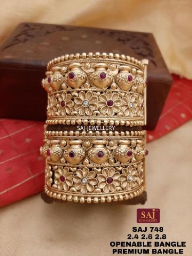 Polished Openable Kada Bangle, Feature : Attractive Designs, Finely Finished, Smooth Texture