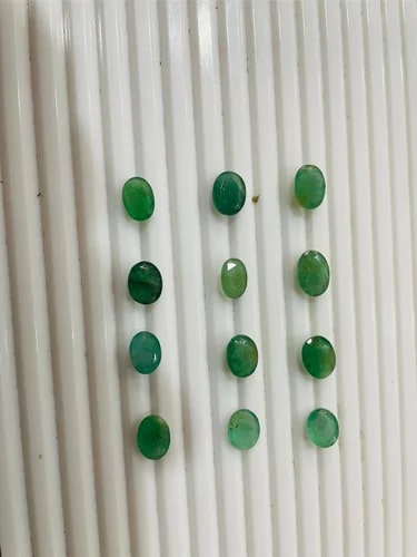 Polished 150 Carat Emerald Gemstone, For Jewellery, Size : Standard