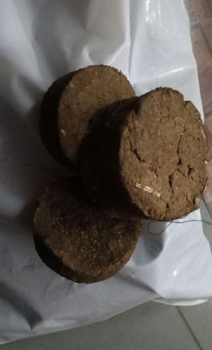 Cow dung cake, Packaging Type : Broun for Home Hawan